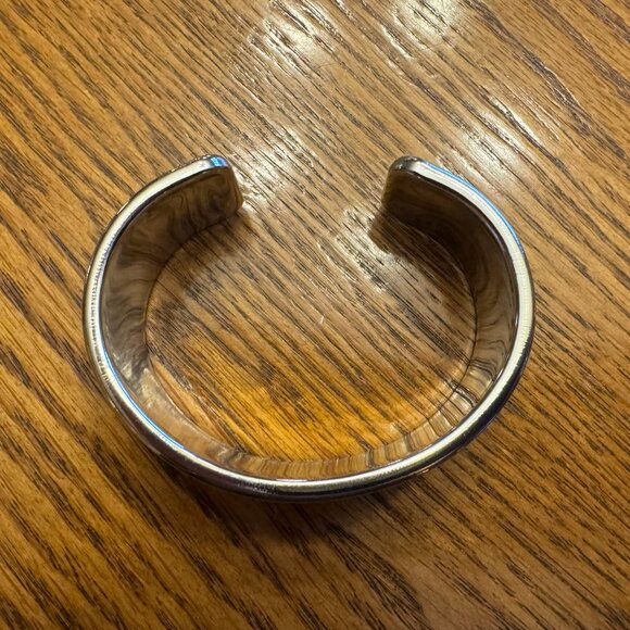🌟Designer Inspired Silver Cuff bracelet - Picture 2 of 2